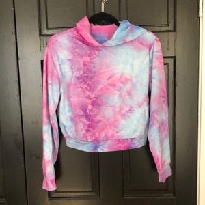 Cropped tie die hooded sweat shirt